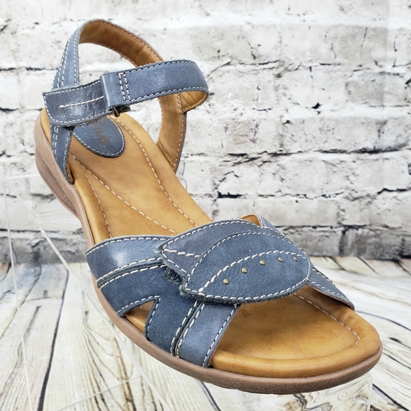 clarks sandals size 6.5